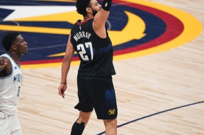 穆雷回归赛场，突破纪录首场状态亮眼，MAD观众沸腾！的简单介绍-365游戏平台官网